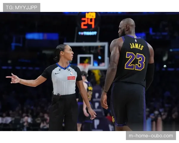 湖人击败爵士展现速度协作 詹姆斯复出送12助诠释新体系 湖人击败爵士展现速度协作 詹姆斯复出送12助诠释新体系